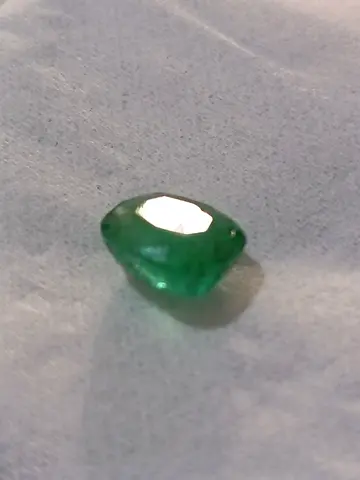 Natural emerald no treet