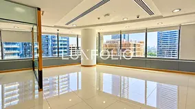 VACANT | UNFURNISHED | FITTED