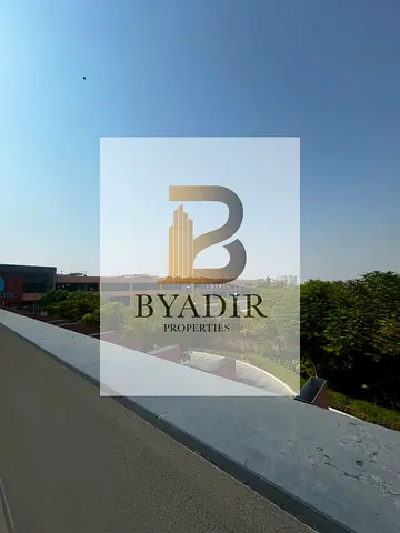 شقة غرفة وصالة بتراس ضخم وإطلالة مفتوحة في الزاهية