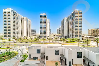 Ready to Move In with Mid Floor Community View