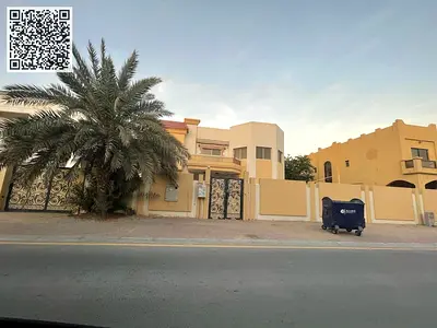 **فيلا للإيجار في منطقة المويهات 3، عجمان | 5 غرف نوم وصالة | مساحة 6,000 قدم مربع | فناء واسع | صالة ومجلس | 130,000 درهم إماراتي سنوياً**