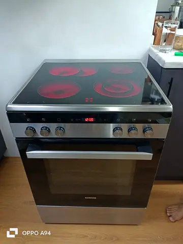 Siemens freestanding electric oven with ceramic hob - good condition
