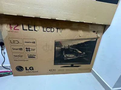 LG 42" LED LCD TV (in box) - 42LA610S / similar