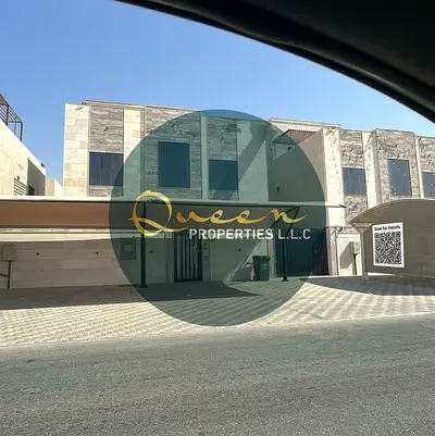 مساحة كبيرة / موقع مميز وحيوي / قريب من الخدمات والمرافق