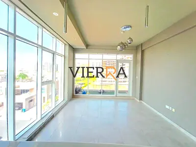 Spacious unit l Well Maintained l Prime Location