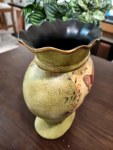 Decorative Vintage-Style Ceramic Floor Vase with Floral Motif