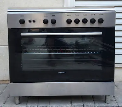 SIEMENS brand gas cooker 90×60cm with 5 burners Perfect working condition
