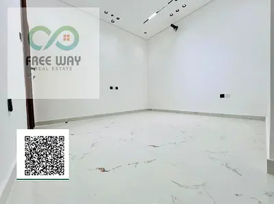 🚗واصفات الفيلا: 🏠 تتكون من طابقين ورووف (أرضي + أول + روف). 🛋️ مجلس وصالة واسعة. 🛏️ 4 غرف نوم ماستر. 🚿 6 حمامات.