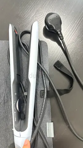 Used hair straightener / flat iron in good working condition