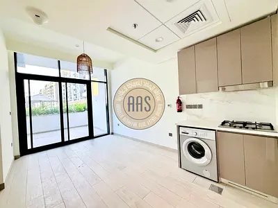 Huge terrace | Pool View | Multiple cheques |