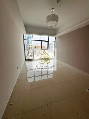 🏢✨ للإيجار السنوي في عجمان – أبراج غلفا ✨🏢  🔥 فرصة مميزة للسكن في أبراج غلفا بسعر مناسب وموقف سيارة داخل التاور! 🔥  متاح الآن شقة غرفة وصالة للإيج