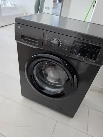 LG new model 7kg Washing machine Black Almost Brand new