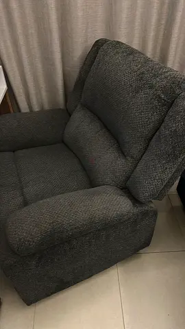 Large Grey Single-Seat recliner in Good Condition