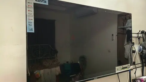 55 inch led tv looks new