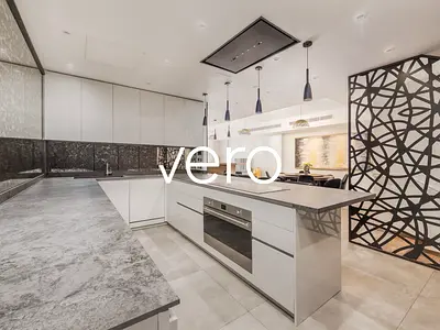 Upgraded Unit | Vacant | Private Garage
