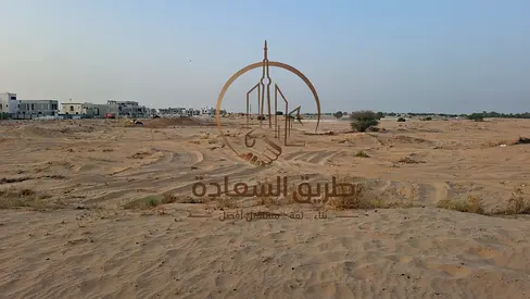 على شارع مليحة الرئيسي | أرض تجارية سكنية | أرضي + طابقين