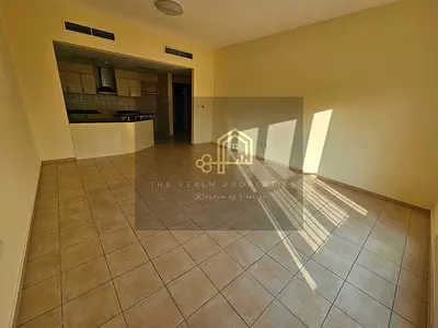 Large 2BR with Balcony for rent