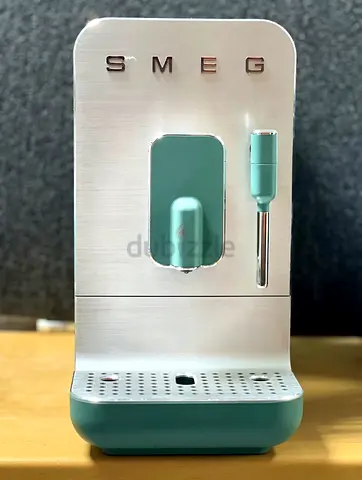 SMEG BCC12 Fully Automatic Coffee Machine – Emerald Green | Bean to Cup Espresso Maker