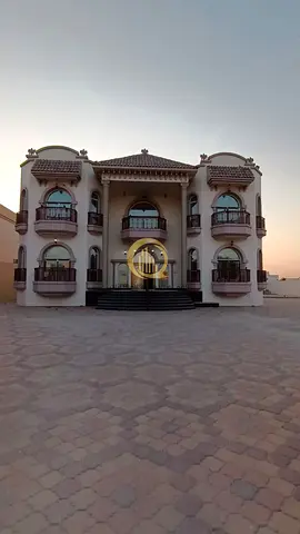 فيلا كلاسيك فاخرة أول ساكن | 5 غرف وصالتين ومجلسين و 3 مطابخ و غرفة سائق وخادمة ومخزن | تملك خليجي