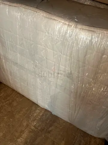 Free King or 2 singles - includes base and 2 single mattresses