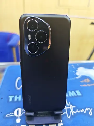 Honor smartphone in good working condition - 3 rear cameras