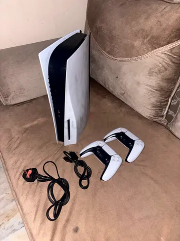PS5 Disc with 2 Controllers