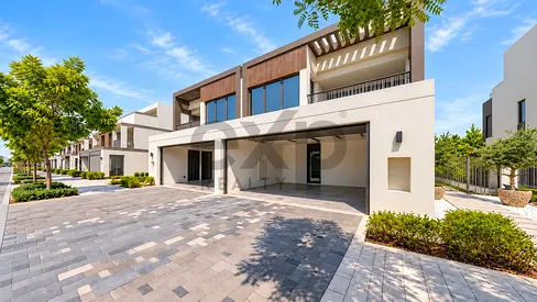 Closed Kitchen I On Park and Pool I Landscaped