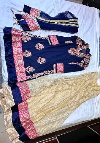 Navy blue and gold embroidered Pakistani/Indian dress set 2 in 1 — Size M to XL
