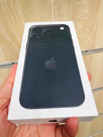 iPhone 18pro max 256gb physical sim
