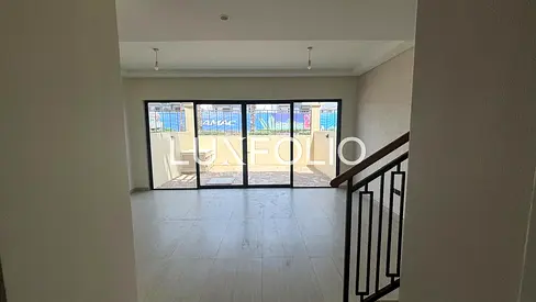 Vacant | Single Row | Ideal Location.