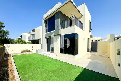 Greenbelt Backing | Private Garden | Modern Finish