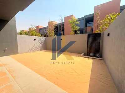Brand new townhouse in Saro Massar