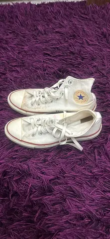 Converse White Size 9 US