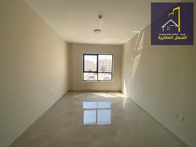 للإيجار السنوي في بناية جديدة – مويلح القديمة شقق غرفة وصالة بتصميم عملي ومريح، تتكون من غرفة وصالة وحمامين ومطبخ، داخل بناية جديدة ونظيفة بتشطيبات م
