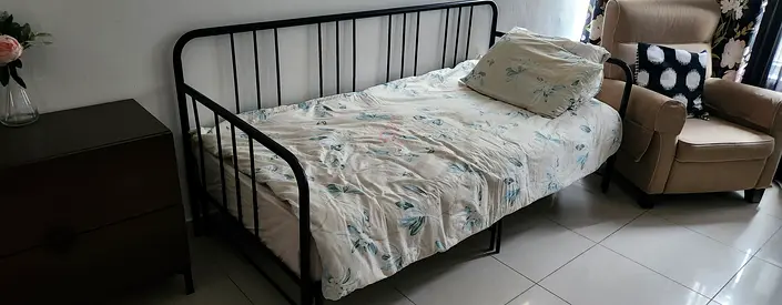 Single + double metal daybed with mattress - great condition