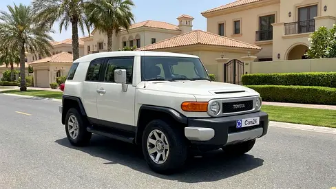 AED 2,158/month | Free 3 Months Warranty | Service History | 30 Day Return | TOYOTA FJ CRUISER 2021