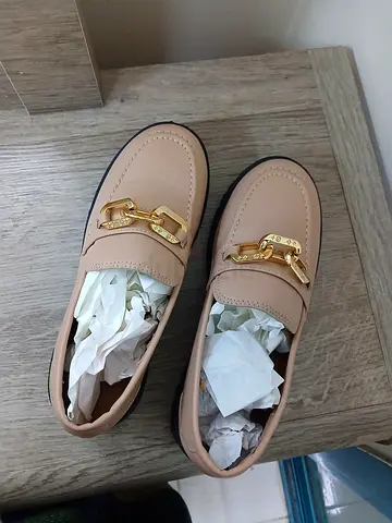 Ladies shoes