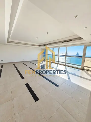 Bright 5BR Apartment | Sea Views | Separate Kitchen