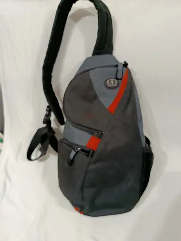 Tamrac 4276 sling photography bag