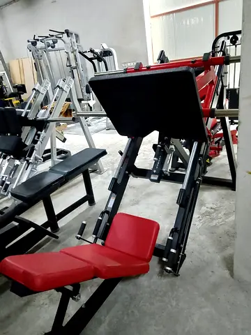 Leg Press Hummer Strange