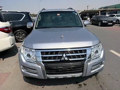 Mitsubishi Pajero 2015 fullopshin GCC Specs Well Maintained
