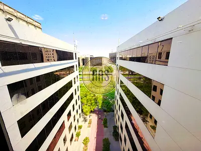 LUXURIOUS OFFICE|READY TO MOVE IN|FLEXIBLE CHEQUES|NEAR TO BUS STOP|IN DIP 1
