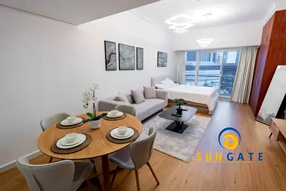 Pool View, Fully furnished, opposite Metro