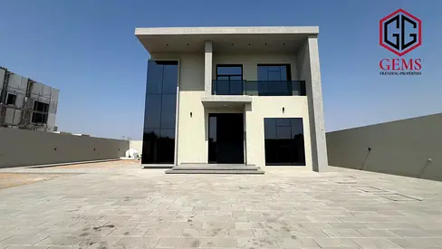 HIGH-END FINISHING | SPACIOUS | GARDEN AREA