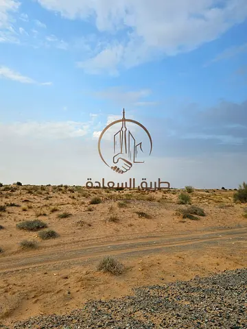 # أرض صناعية للبيع بالأقساط في الصجعة النموذجية – الشارقة