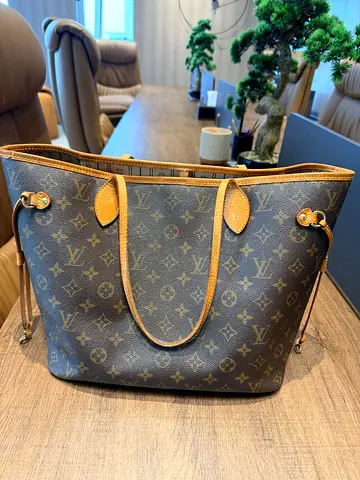 Pre-loved Louis Vuitton Neverfull MM Monogram Tote Bag