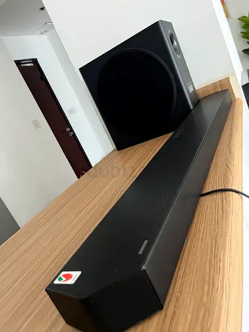 Samsung Q800D Soundbar with Wireless Subwoofer in Excellent Condition
