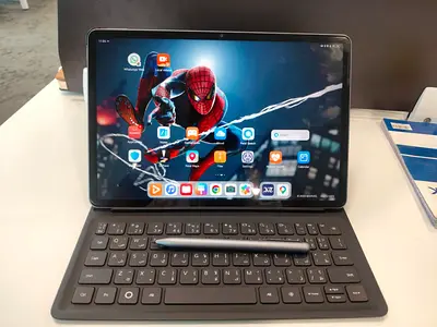 Huawei MatePad 11.5-inch (128GB) with Detachable Keyboard and huawei lite pen, new condition 2 month