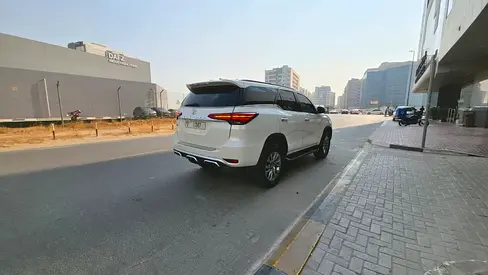 2022 Toyota FORTUNER photo 10