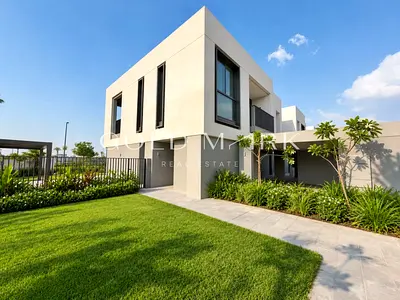 Large Plot | Upgraded Garden | Appliances